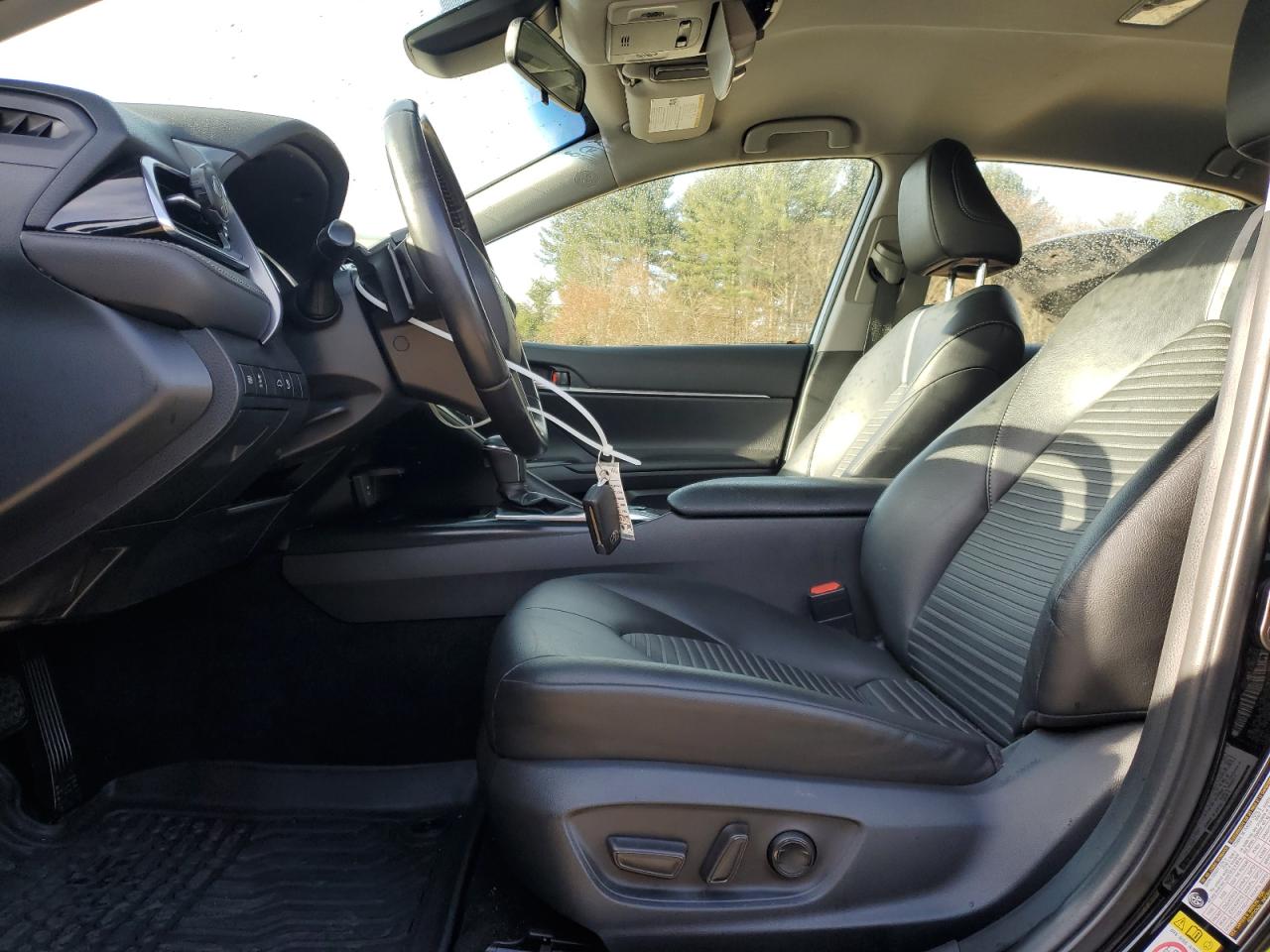 2018 TOYOTA CAMRY photo 13