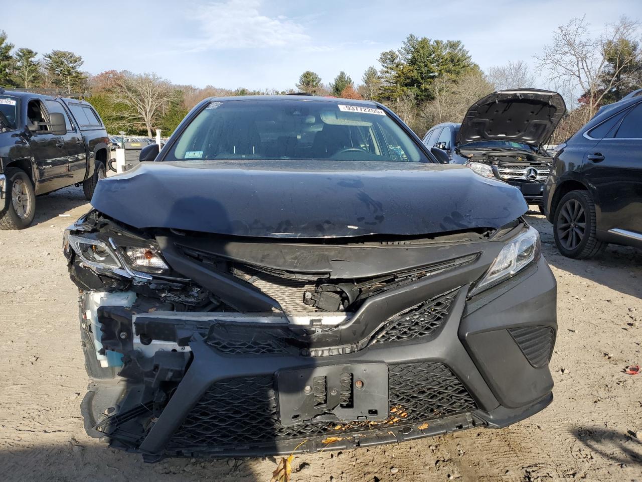 2018 TOYOTA CAMRY photo 9