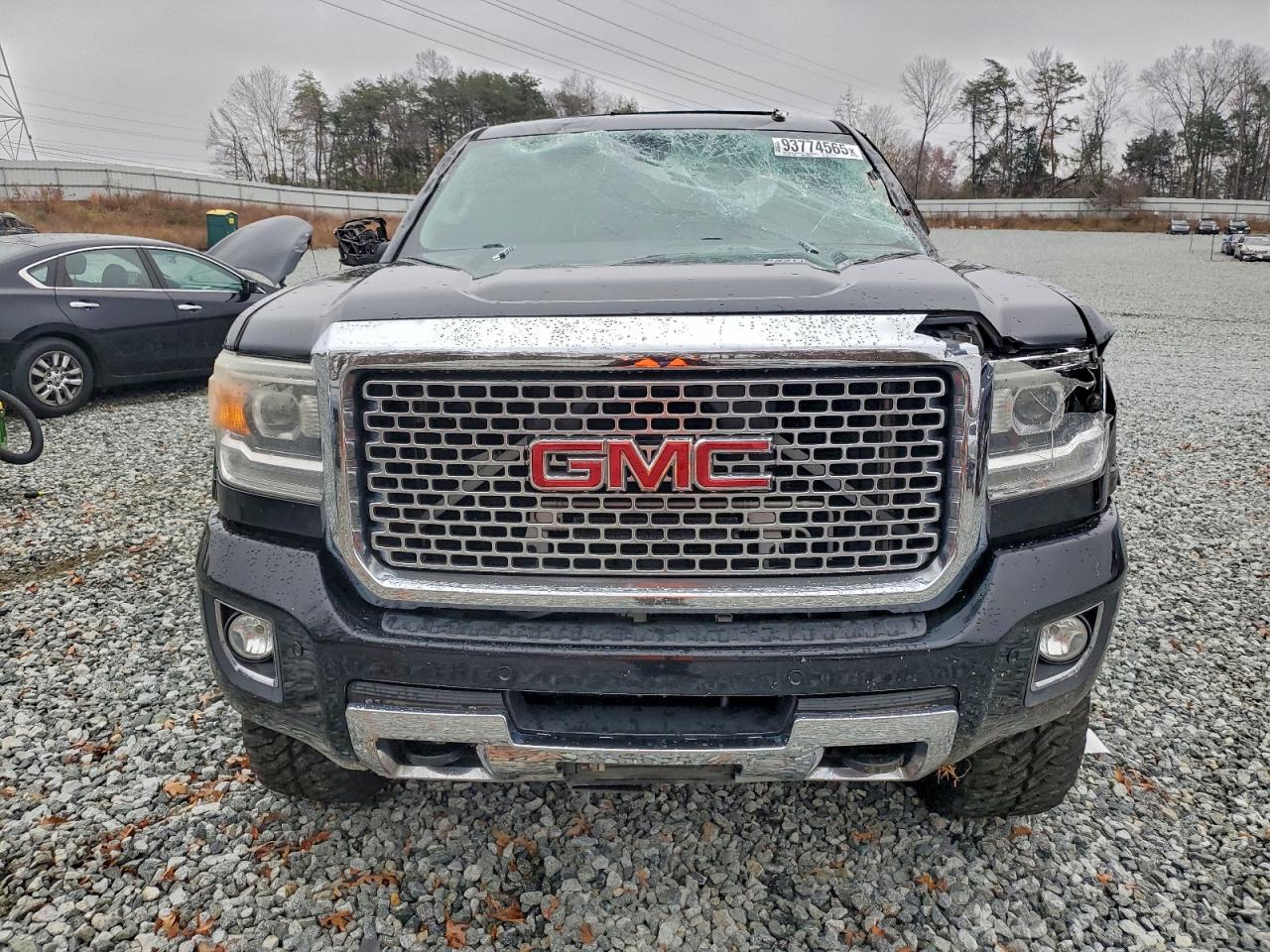 2015 GMC SIERRA K2500 DENALI photo 9
