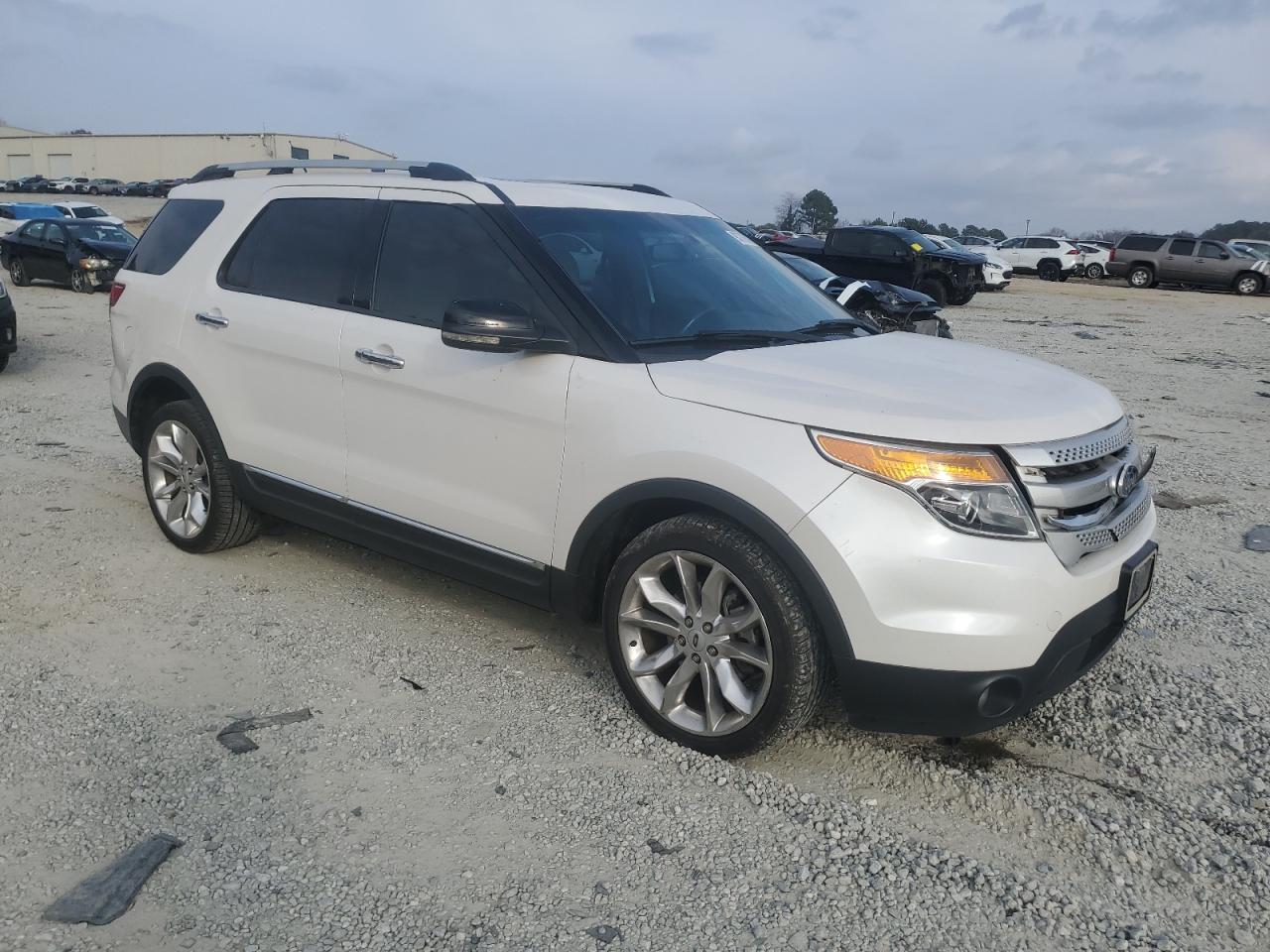 2013 FORD EXPLORER XLT photo 4