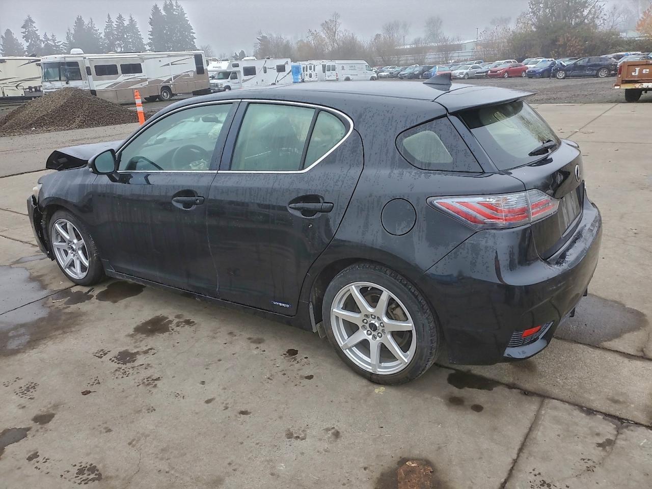 2017 LEXUS CT 200 photo 2