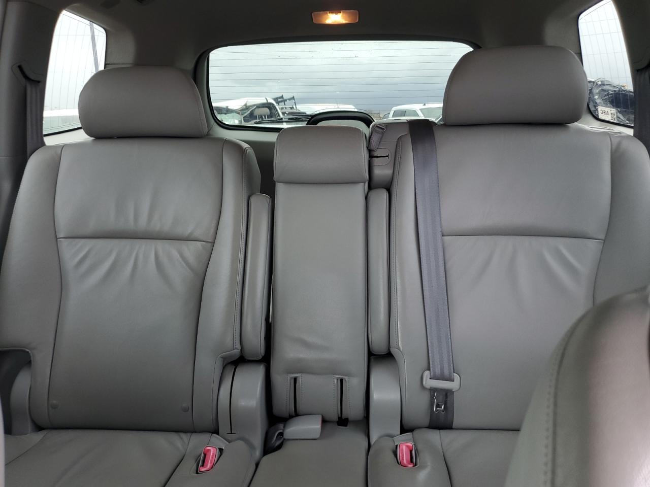 2010 TOYOTA HIGHLANDER LIMITED photo 10