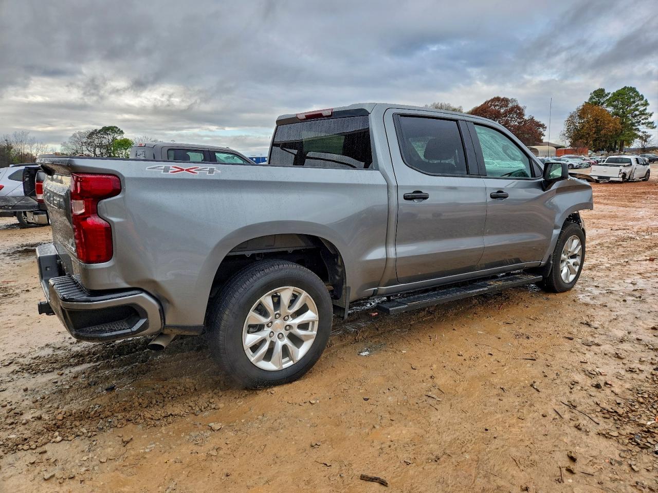 2025 CHEVROLET SILVERADO K1500 CUSTOM photo 3