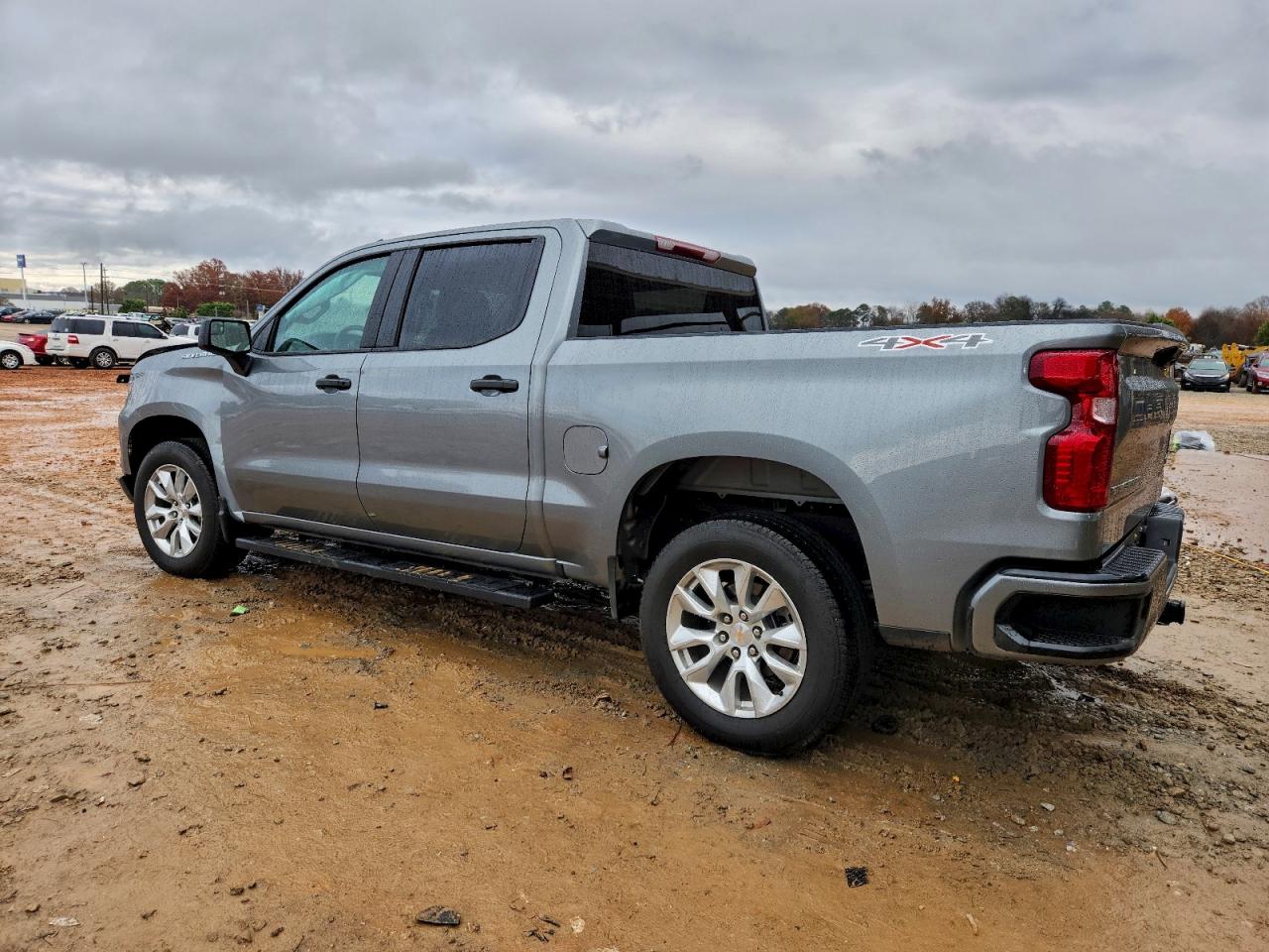 2025 CHEVROLET SILVERADO K1500 CUSTOM photo 2