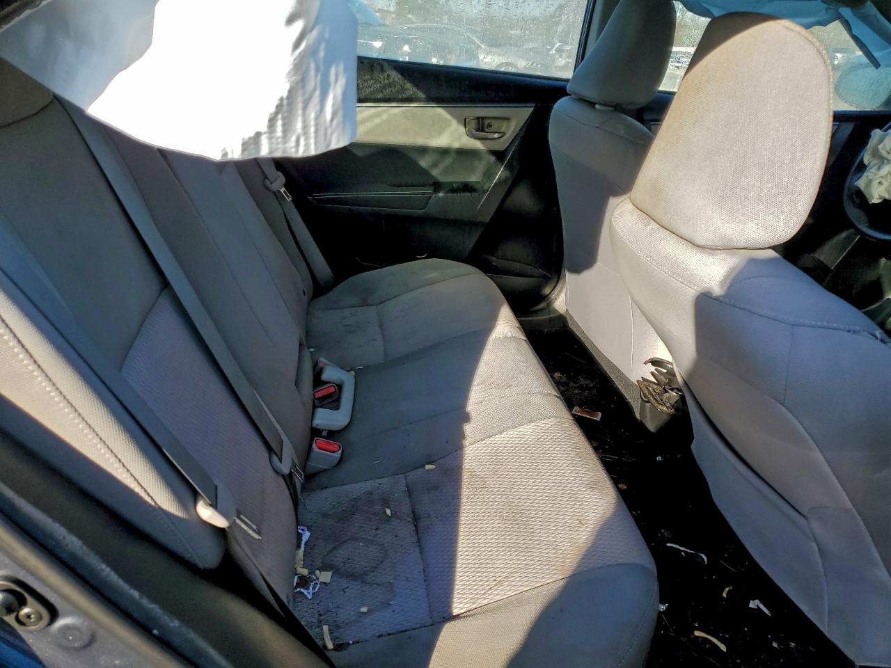 2015 TOYOTA COROLLA L photo 10