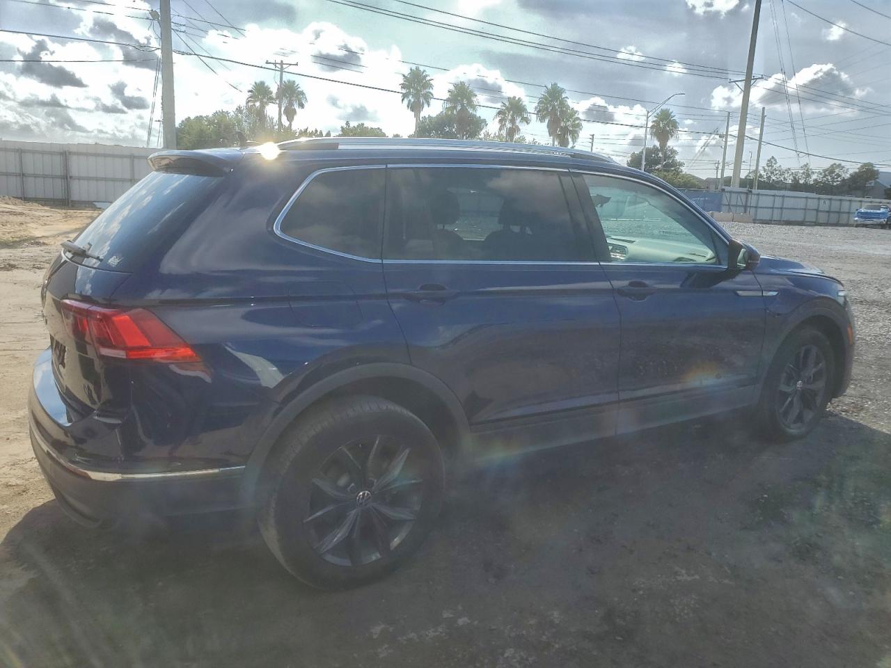 2024 VOLKSWAGEN TIGUAN SE photo 3
