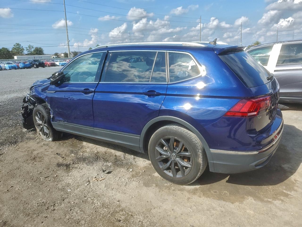 2024 VOLKSWAGEN TIGUAN SE photo 2