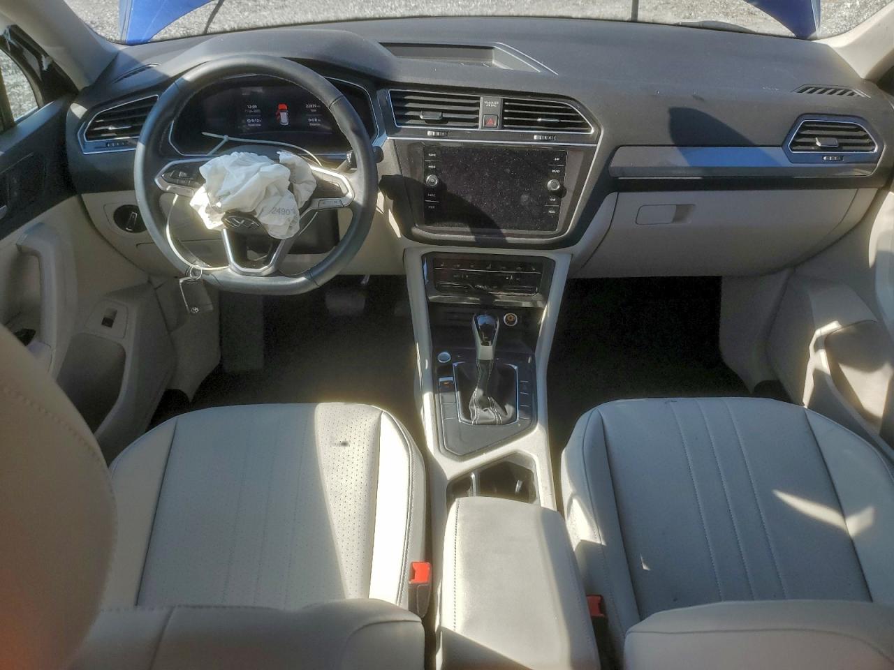 2024 VOLKSWAGEN TIGUAN SE photo 8