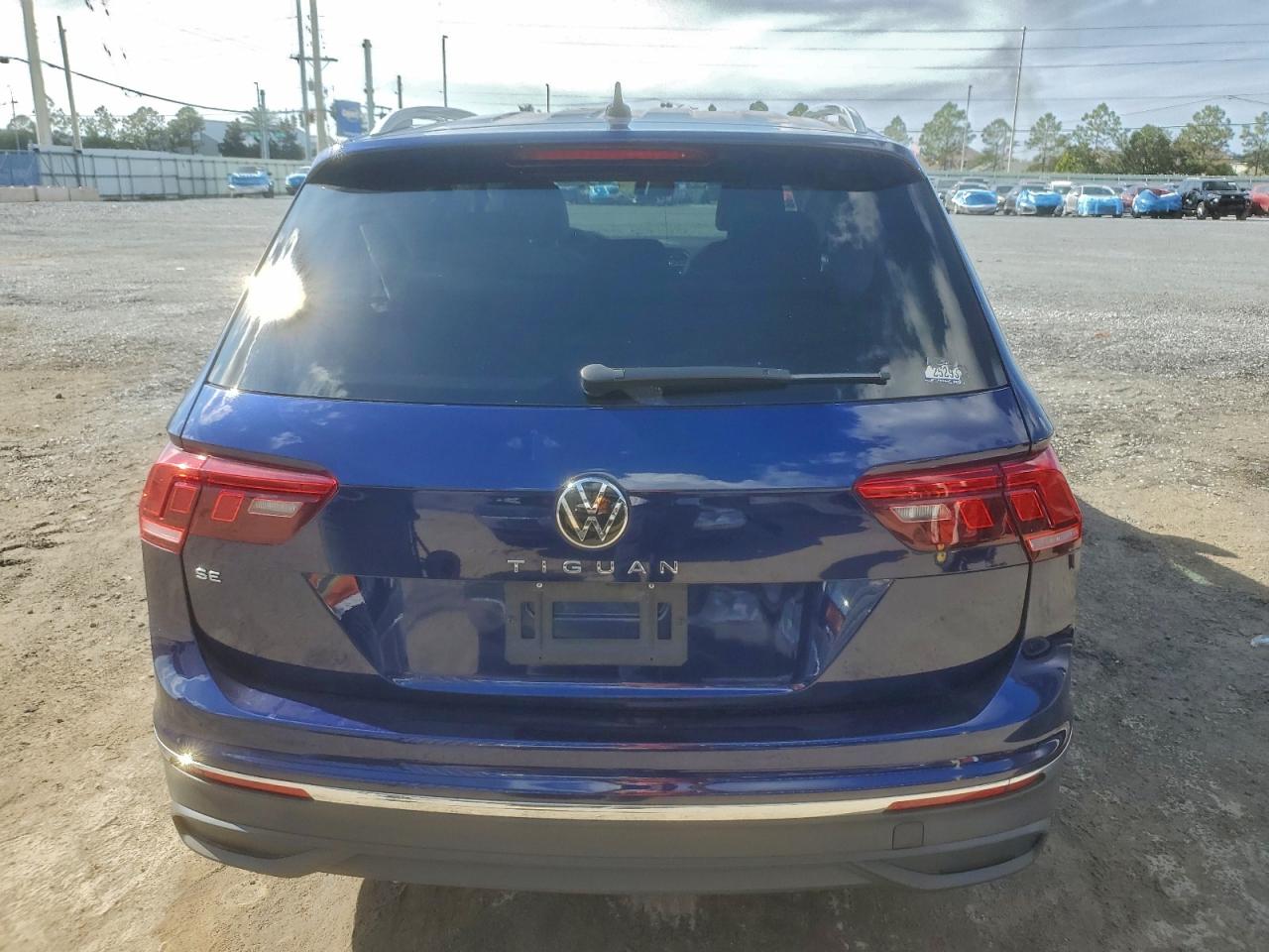 2024 VOLKSWAGEN TIGUAN SE photo 6