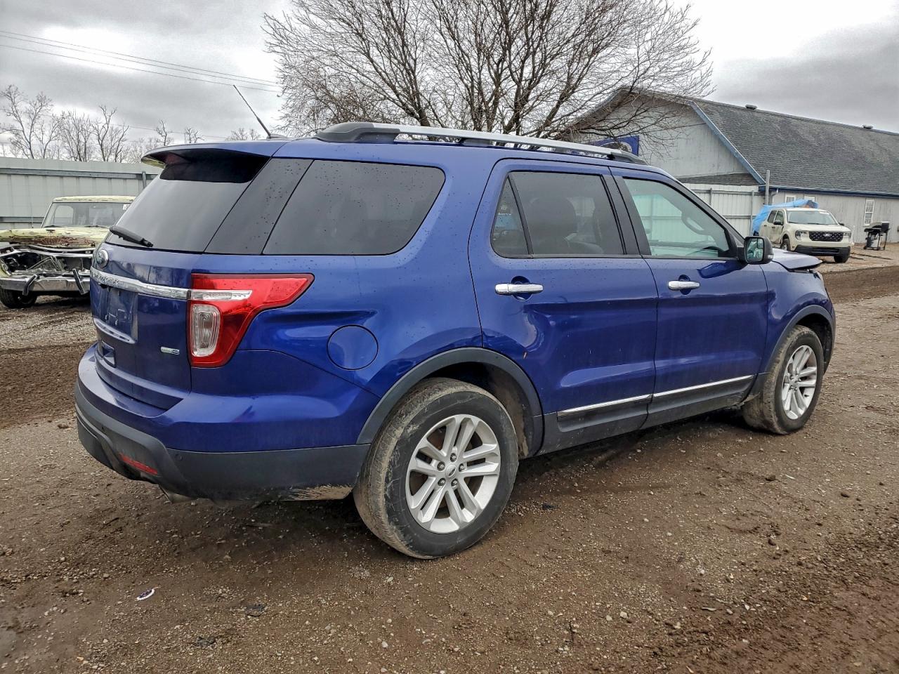 2014 FORD EXPLORER XLT photo 3