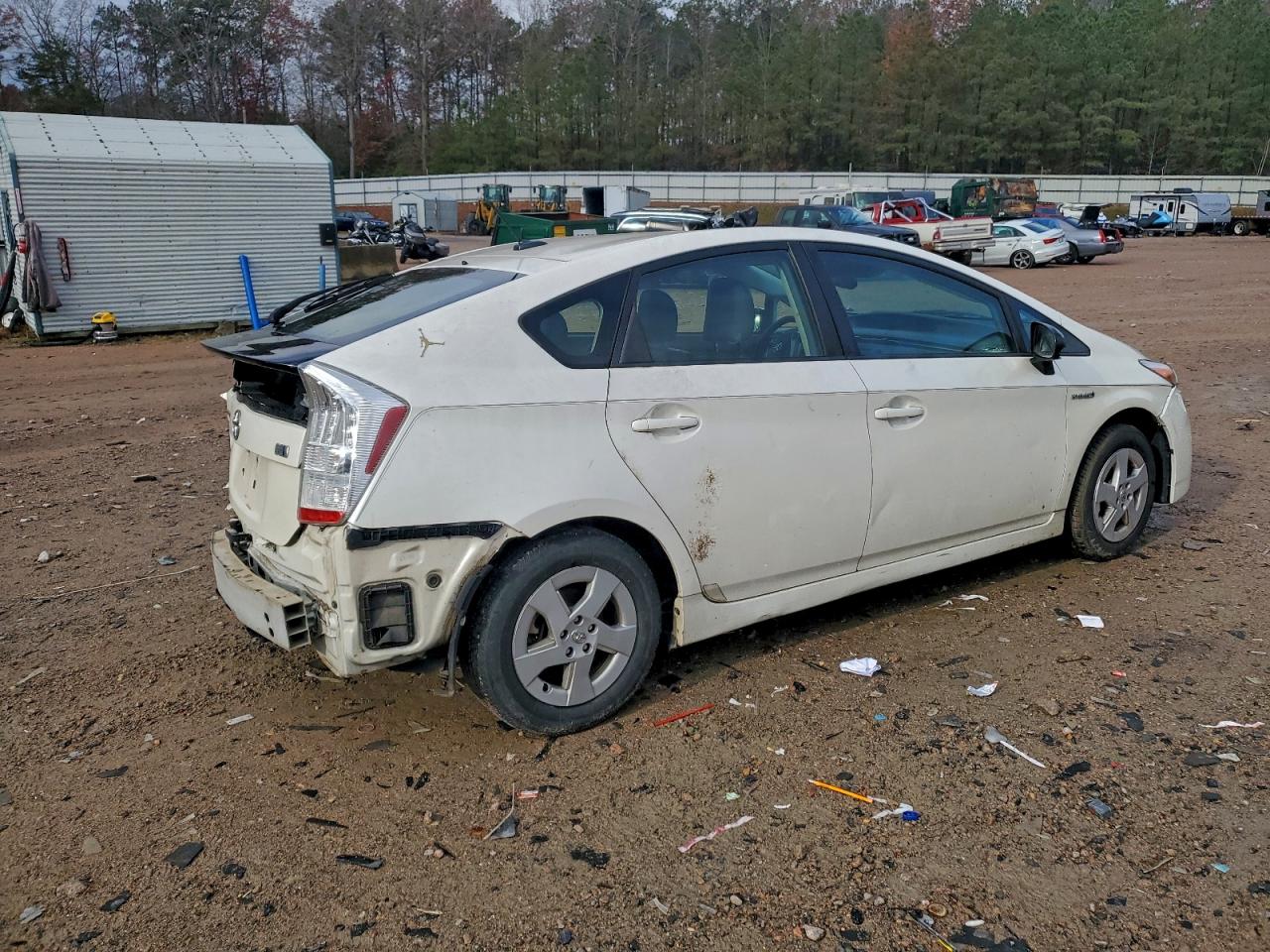 2011 TOYOTA PRIUS photo 3