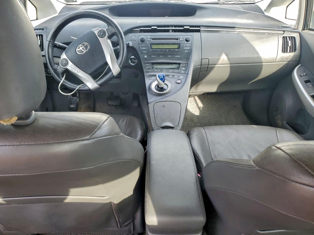 2011 TOYOTA PRIUS photo 8