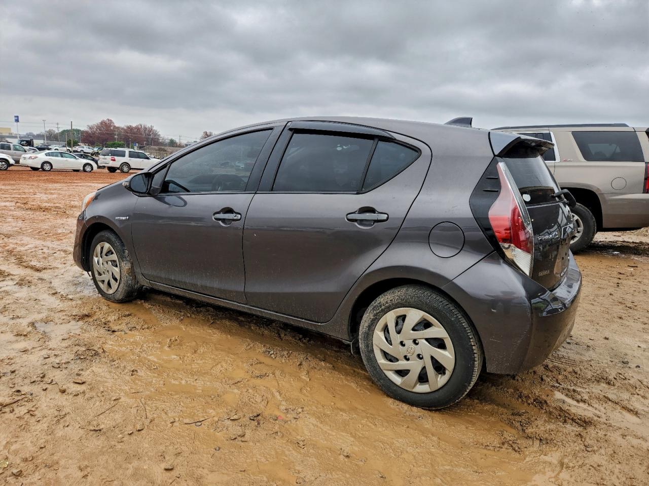 2015 TOYOTA PRIUS C photo 2