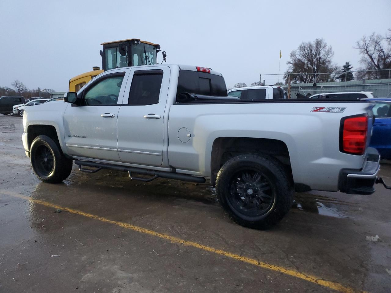 2017 CHEVROLET SILVERADO K1500 LT photo 3