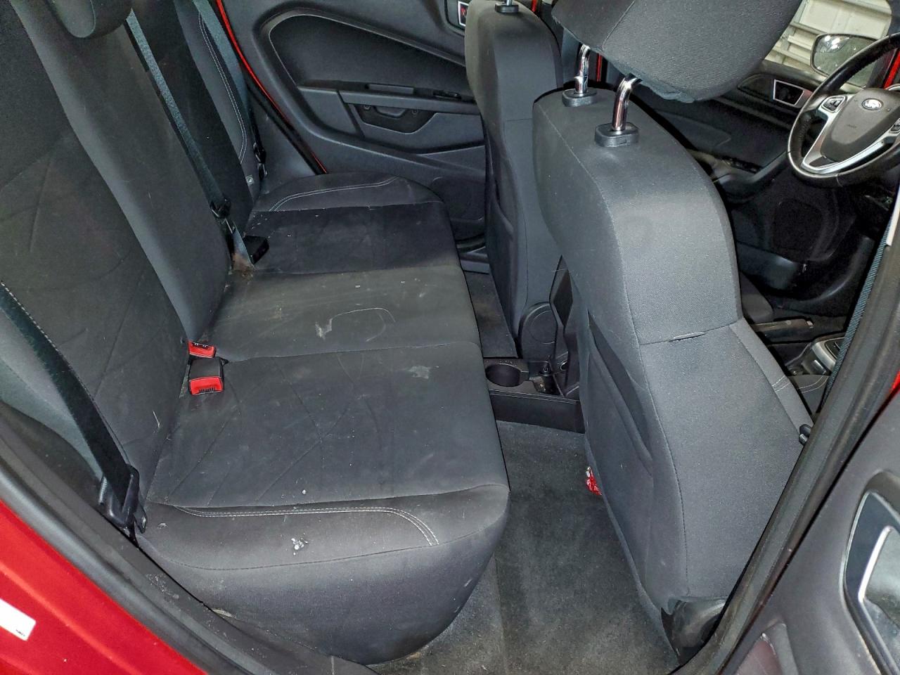 2015 FORD FIESTA SE photo 19