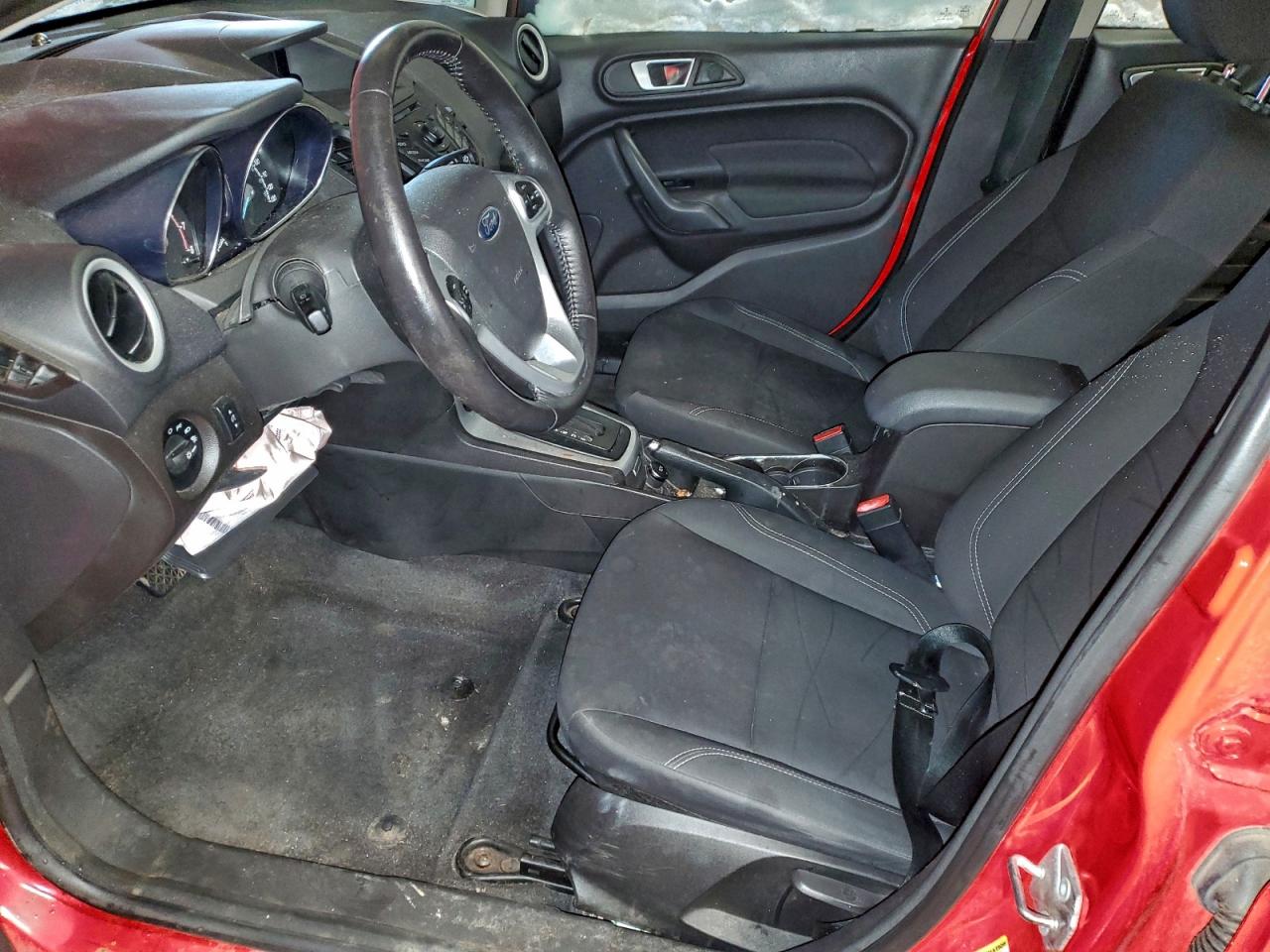 2015 FORD FIESTA SE photo 13