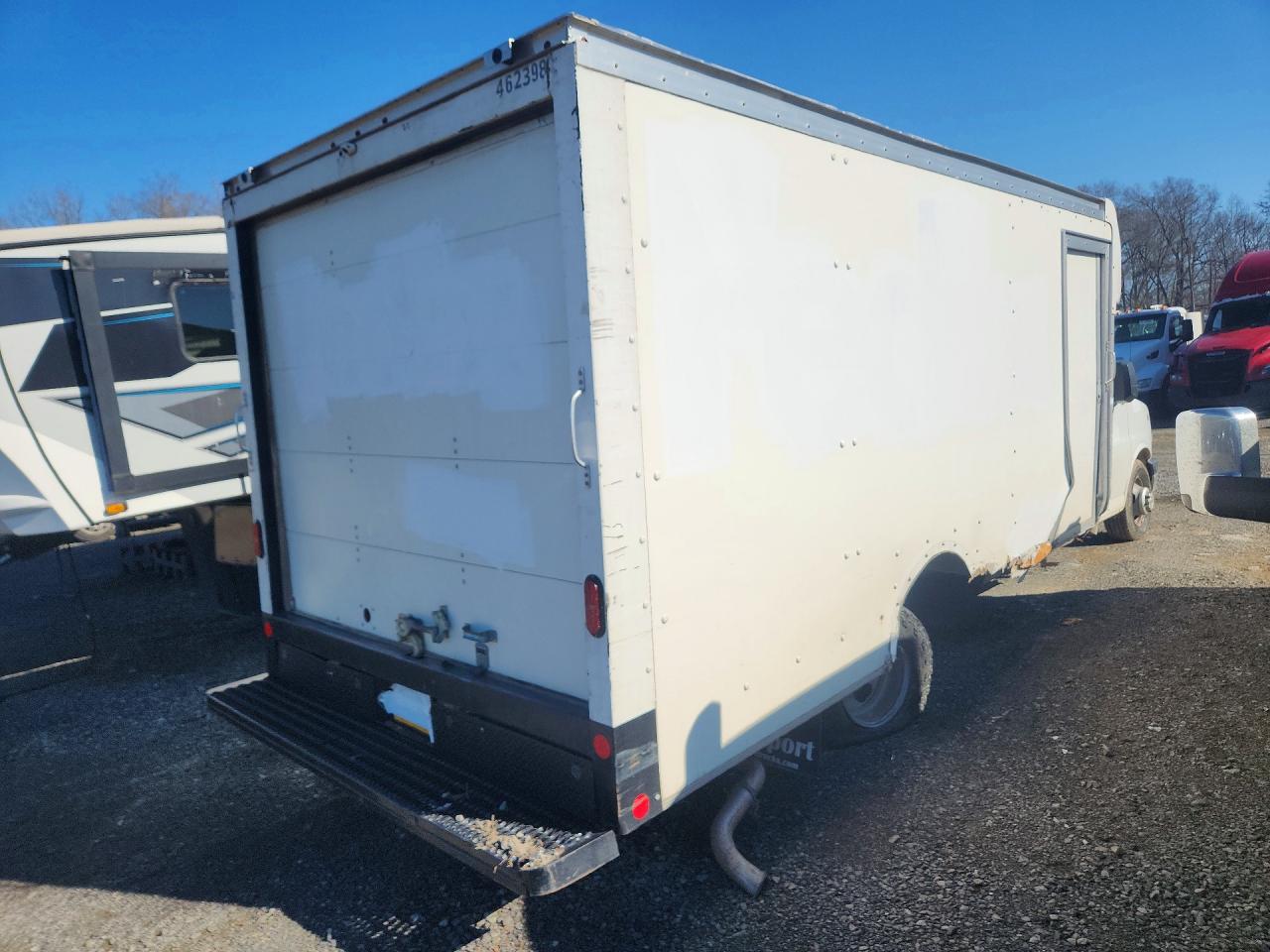 2021 CHEVROLET EXPRESS DELIVERY TRUCK photo 3