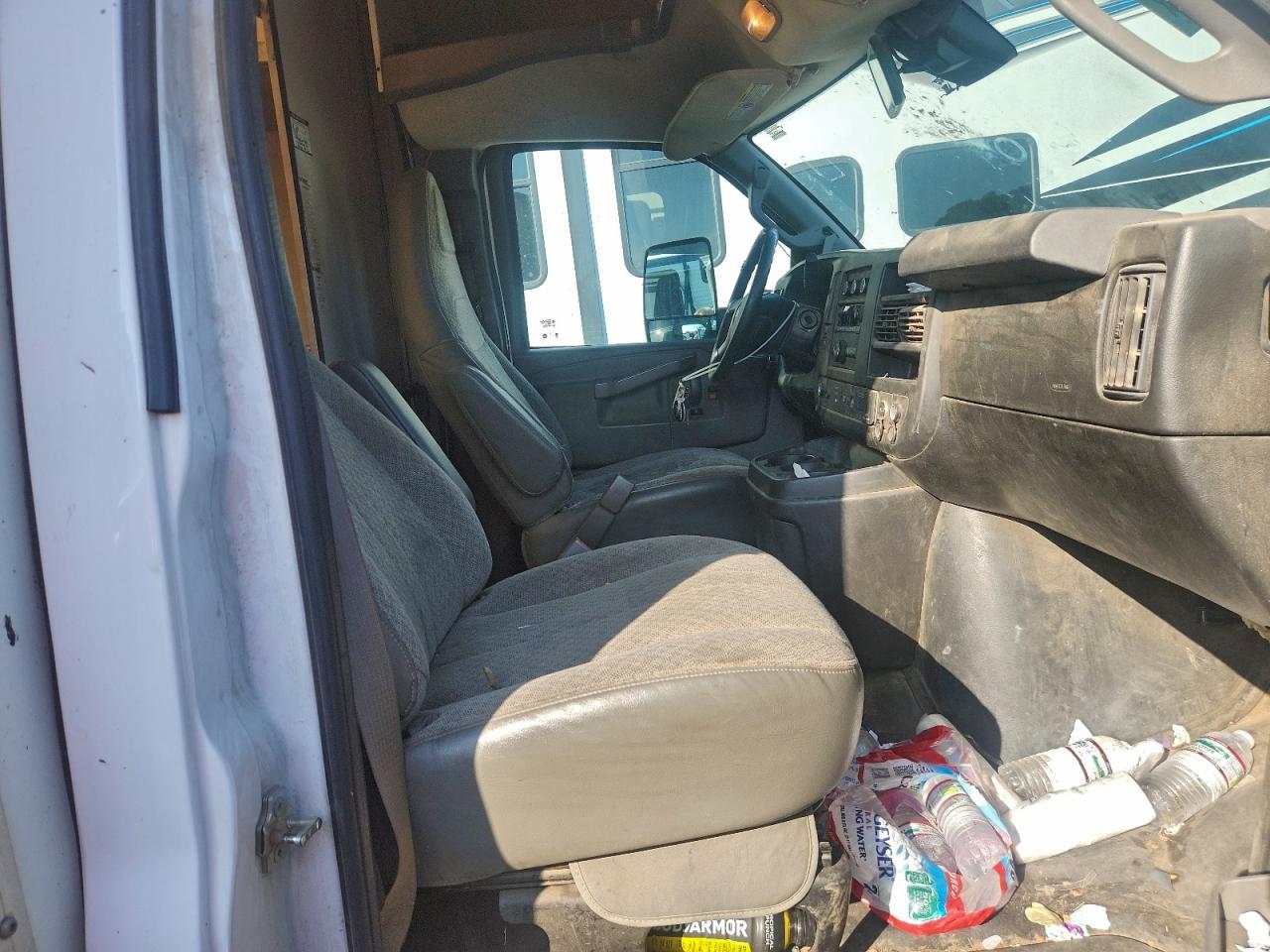 2021 CHEVROLET EXPRESS DELIVERY TRUCK photo 10