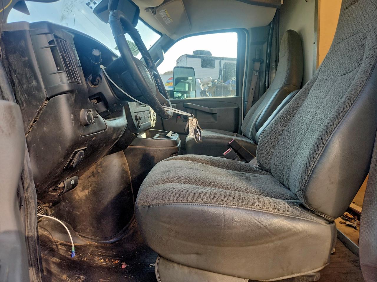 2021 CHEVROLET EXPRESS DELIVERY TRUCK photo 7