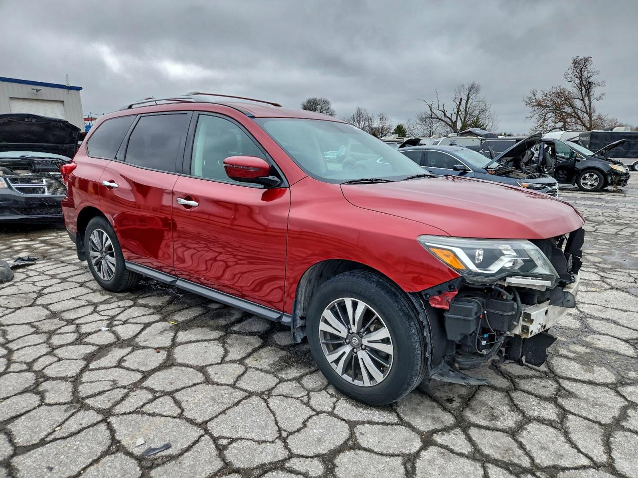 2017 NISSAN PATHFINDER SV photo 4