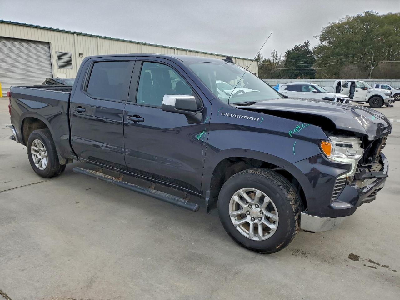 2023 CHEVROLET SILVERADO C1500 LT photo 4