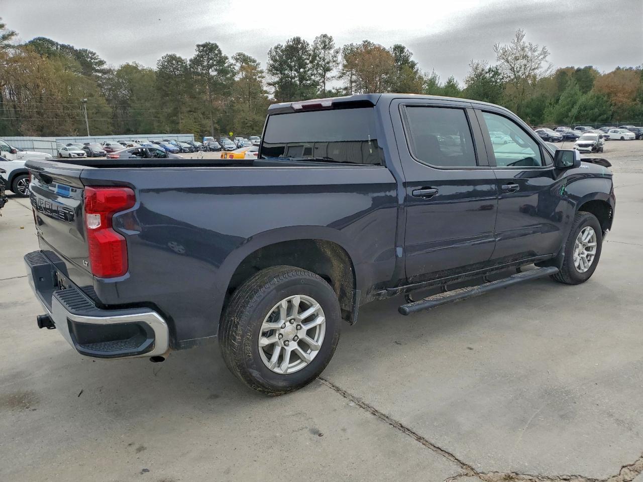 2023 CHEVROLET SILVERADO C1500 LT photo 3