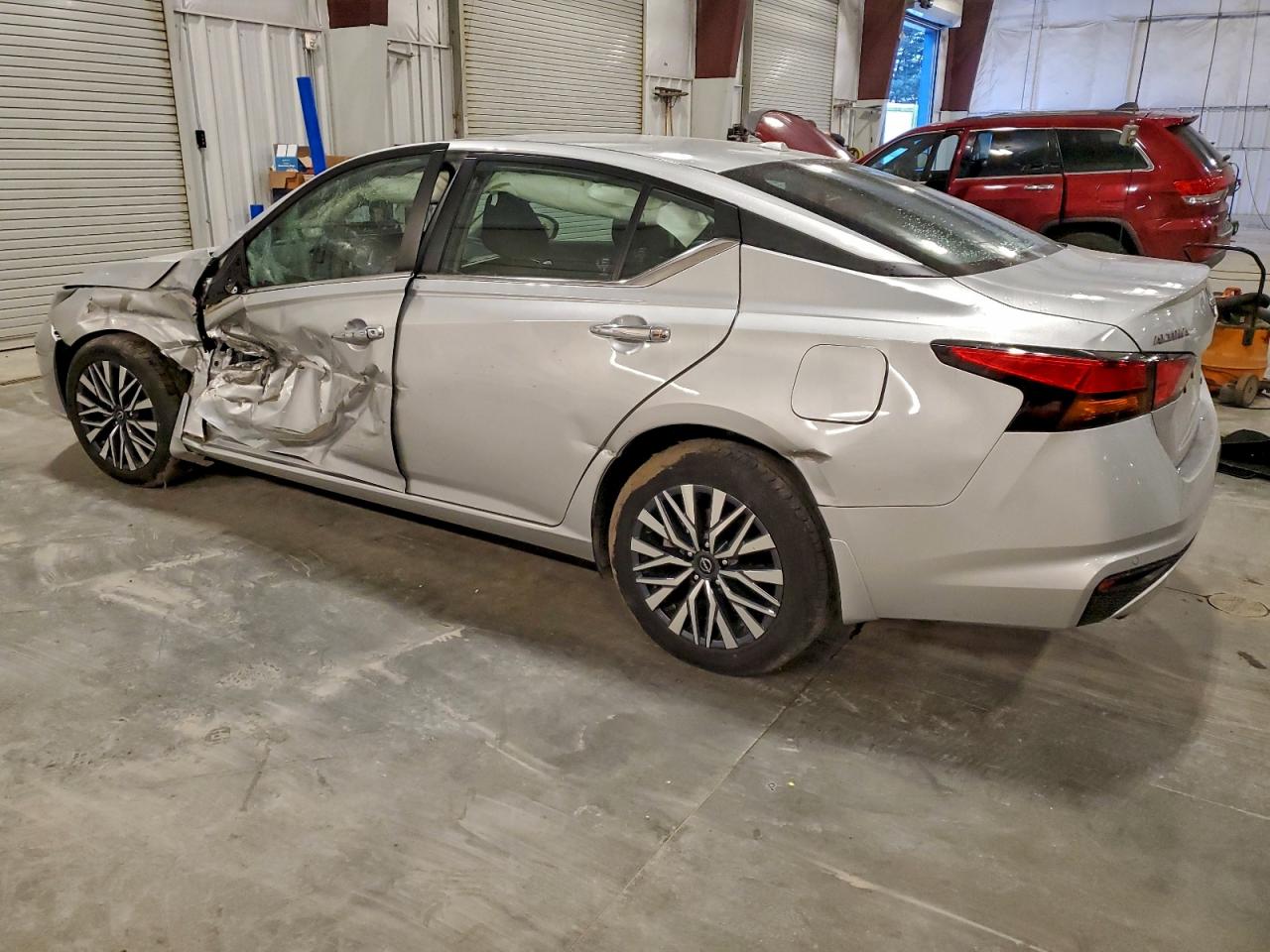 2024 NISSAN ALTIMA SV photo 2