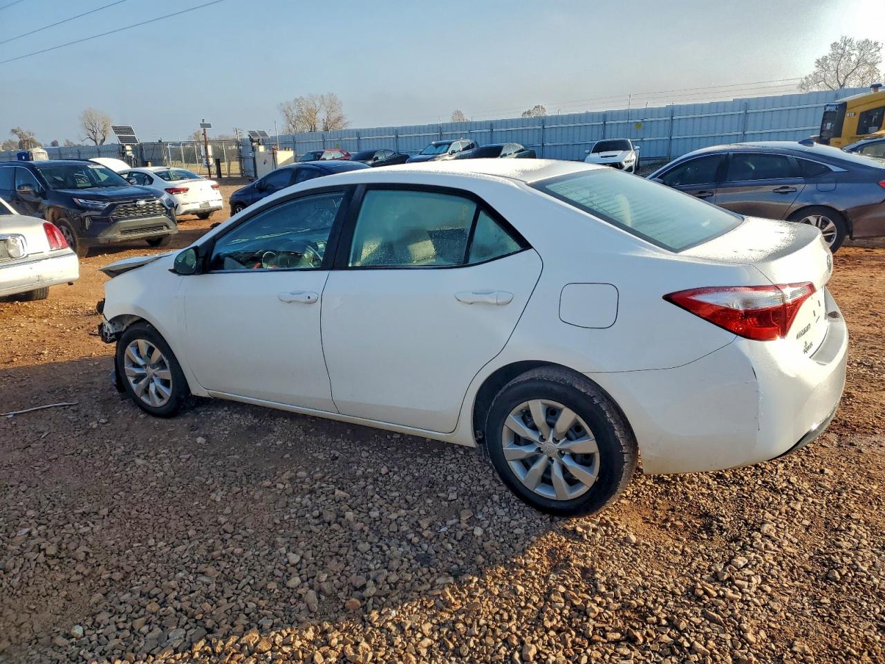 2016 TOYOTA COROLLA LE photo 3
