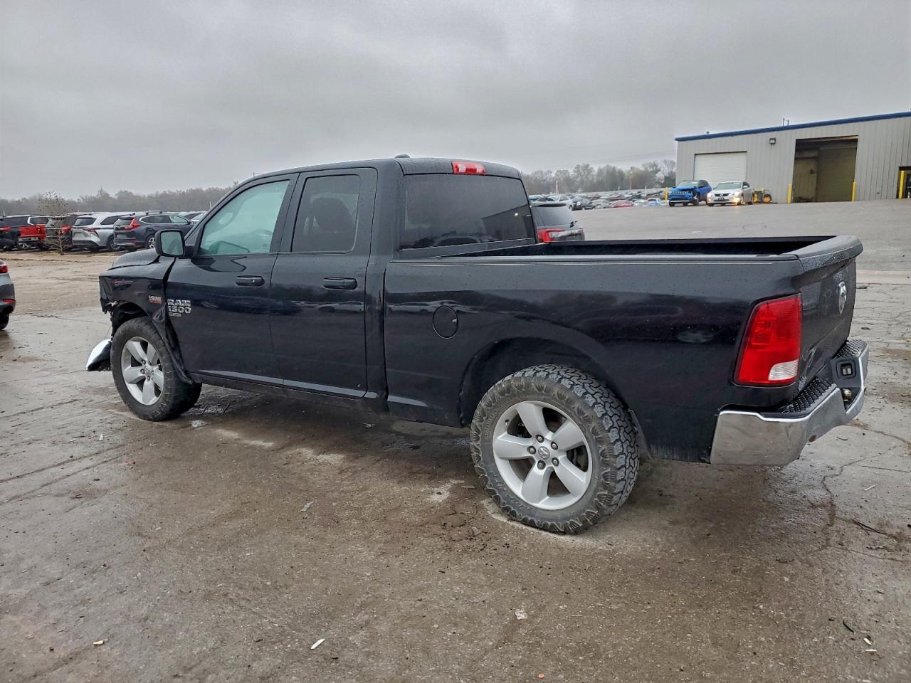2021 RAM 1500 CLASSIC TRADESMAN photo 3
