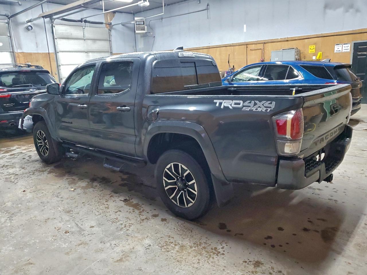 2022 TOYOTA TACOMA TRD SPORT photo 3