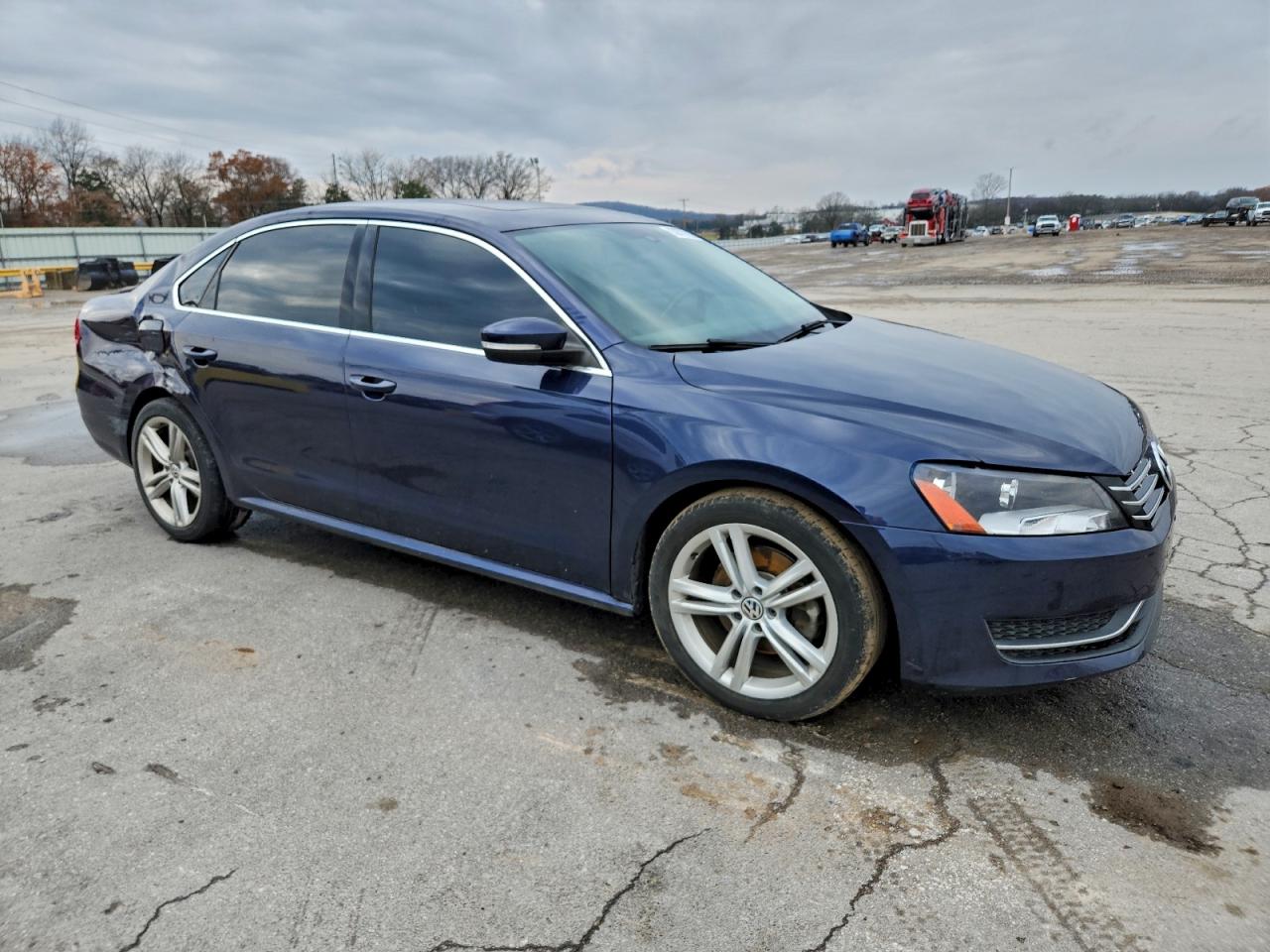 2015 VOLKSWAGEN PASSAT SE photo 4