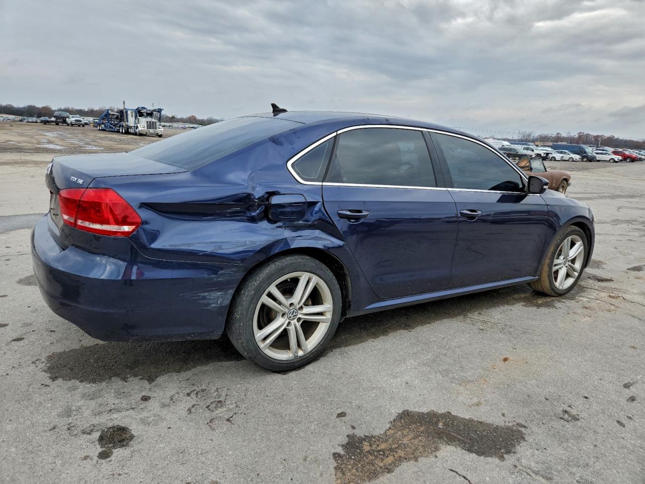 2015 VOLKSWAGEN PASSAT SE photo 3