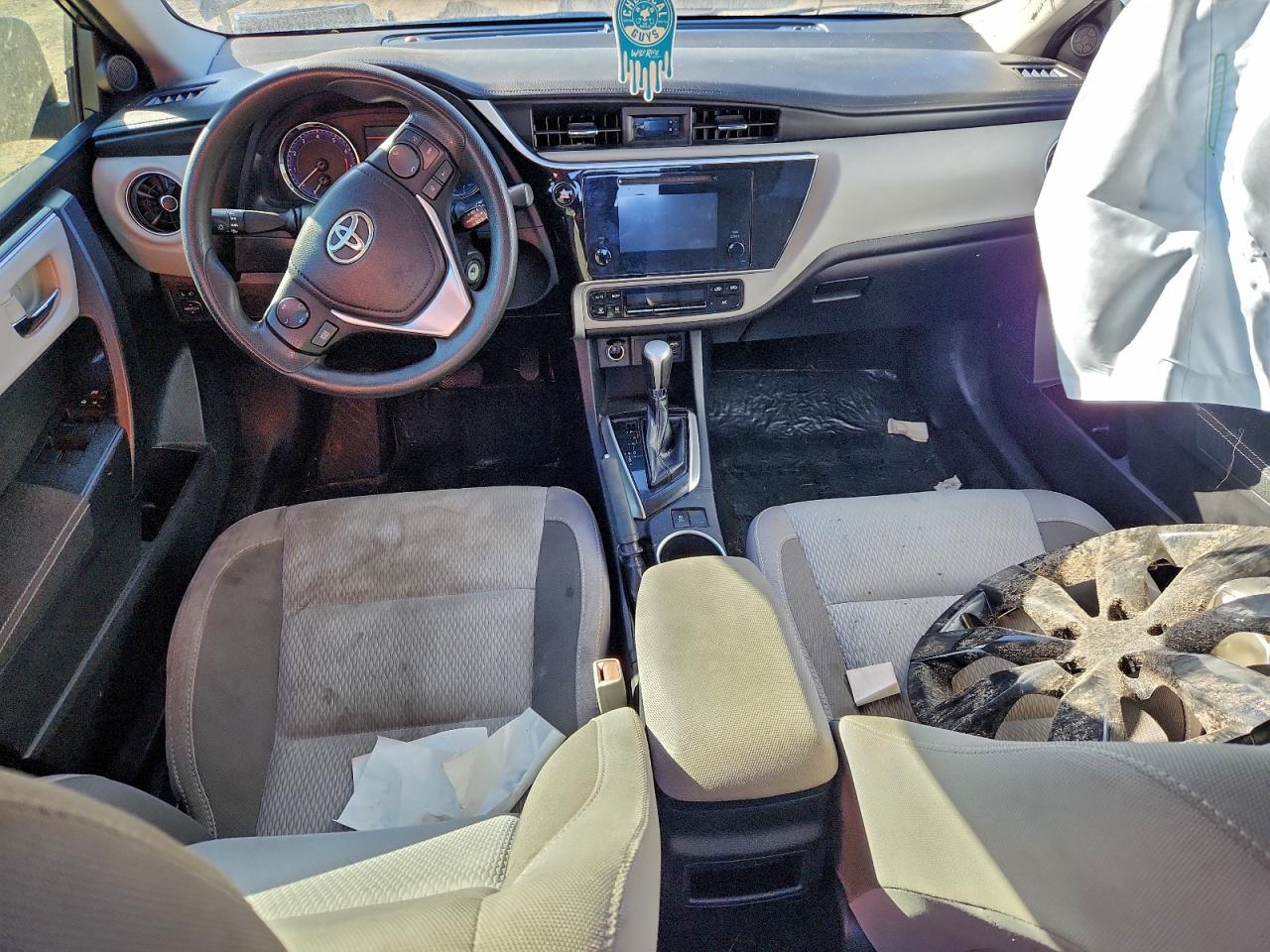 2018 TOYOTA COROLLA L photo 15