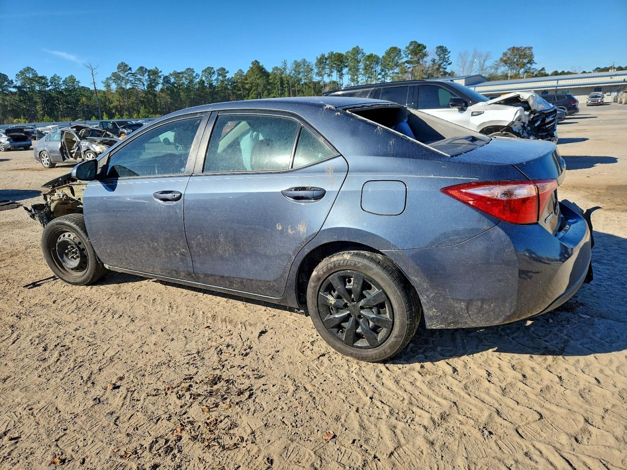 2018 TOYOTA COROLLA L photo 3