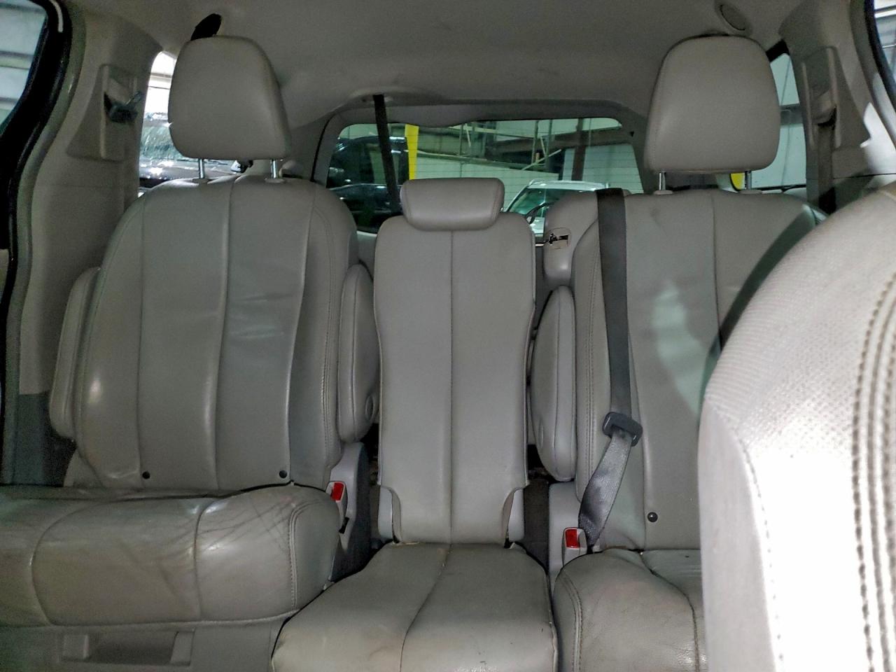 2013 TOYOTA SIENNA XLE 8-PASSENGER photo 19