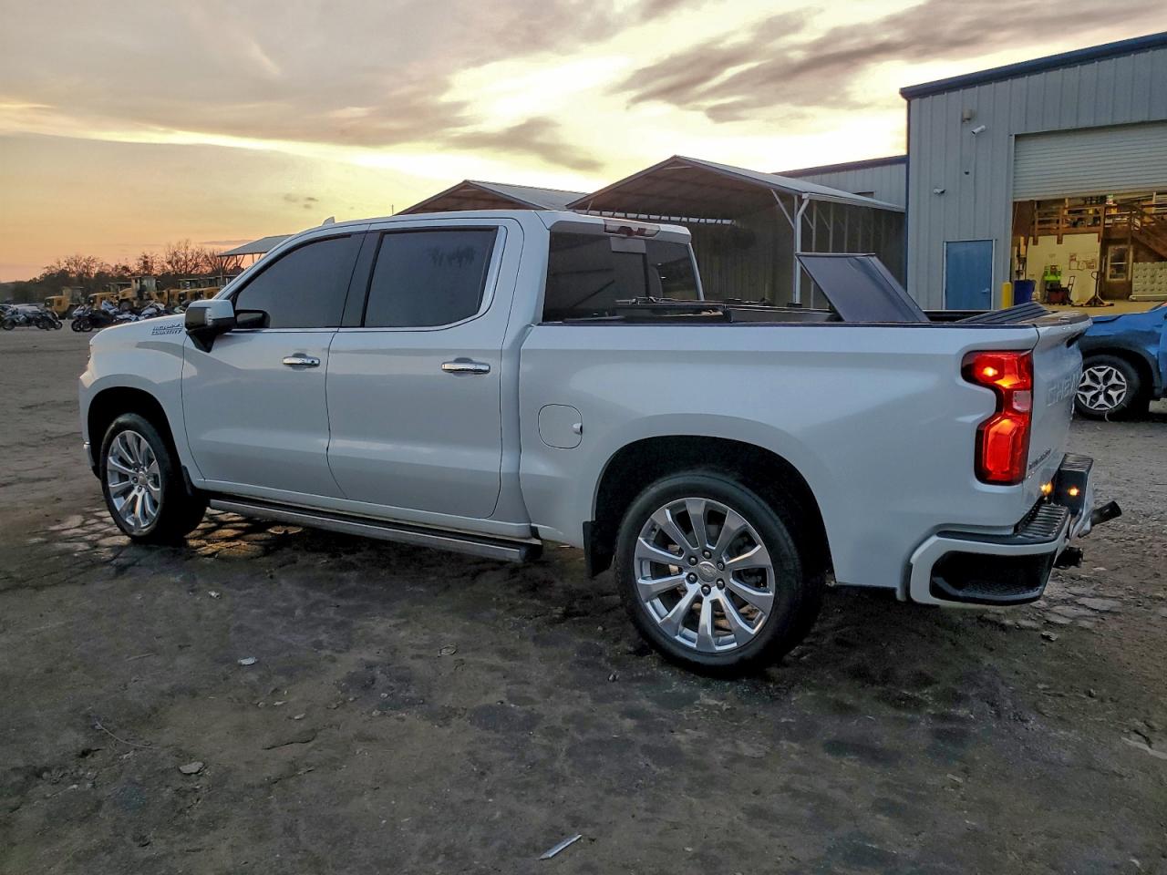 2021 CHEVROLET SILVERADO K1500 HIGH COUNTRY photo 2