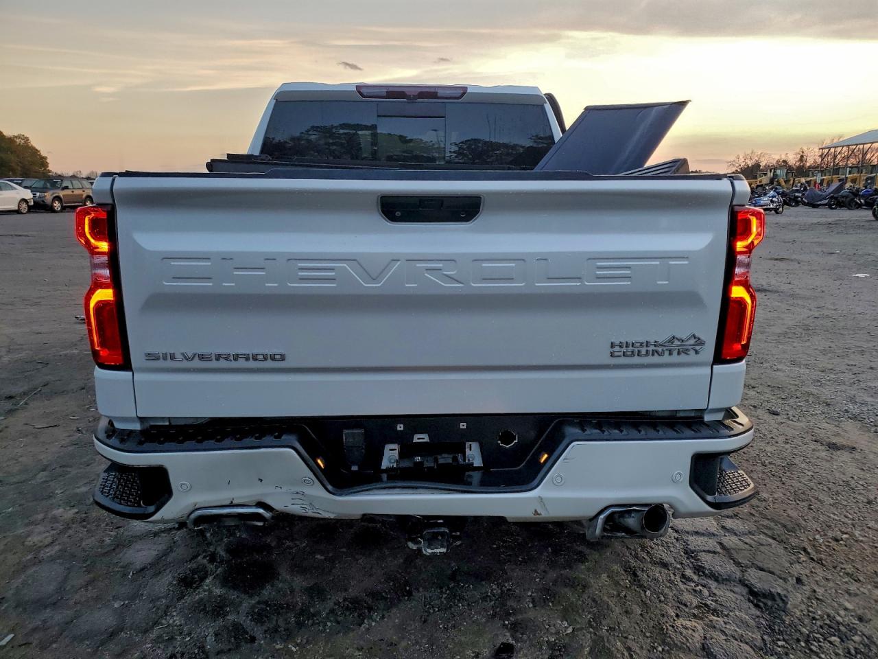2021 CHEVROLET SILVERADO K1500 HIGH COUNTRY photo 6