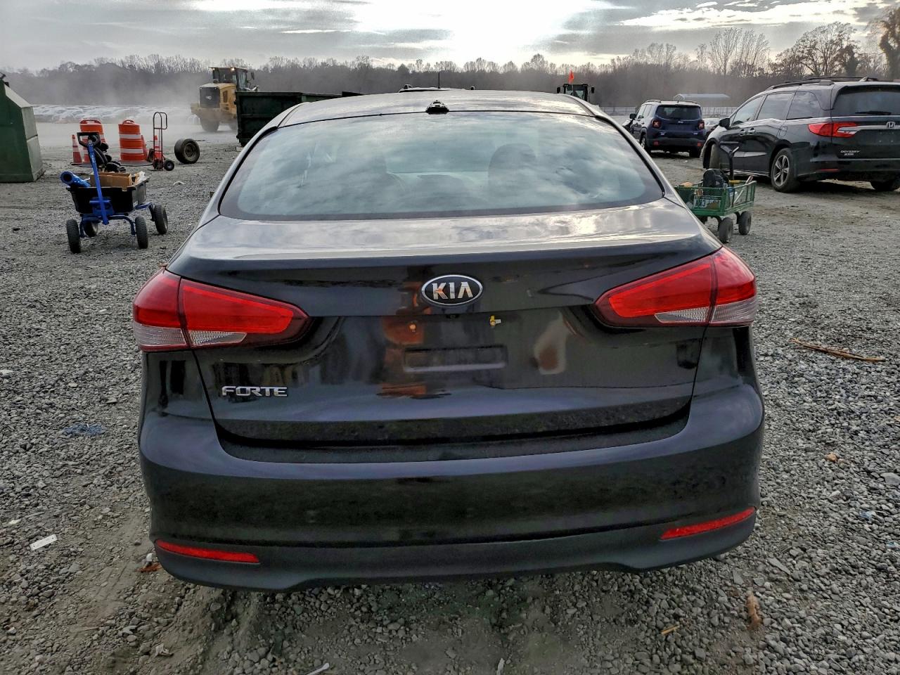 2017 KIA FORTE LX photo 6