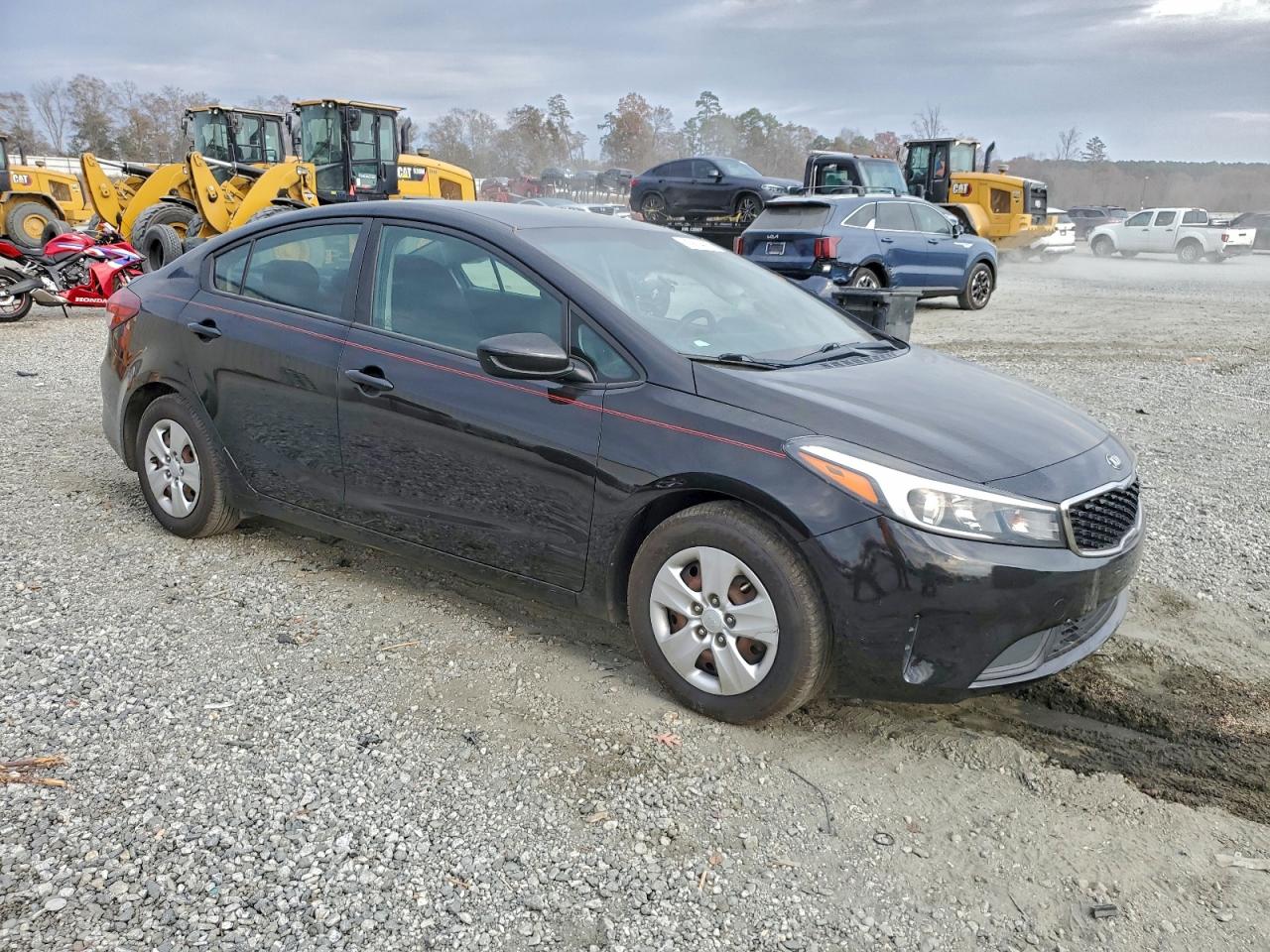 2017 KIA FORTE LX photo 4