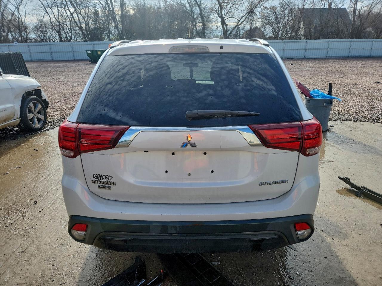 2019 MITSUBISHI OUTLANDER SE photo 6