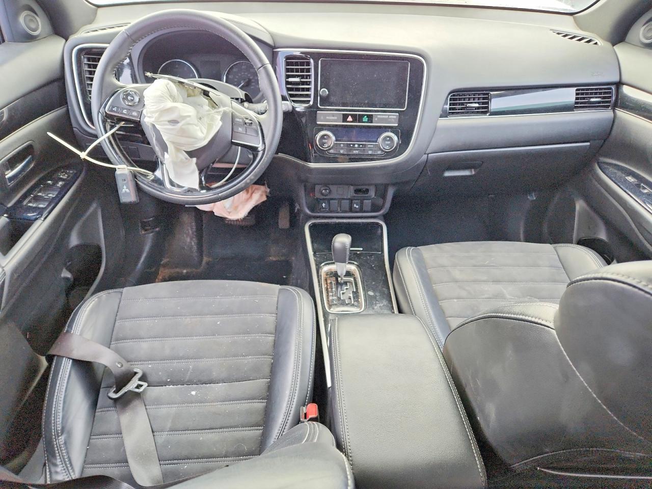 2019 MITSUBISHI OUTLANDER SE photo 8