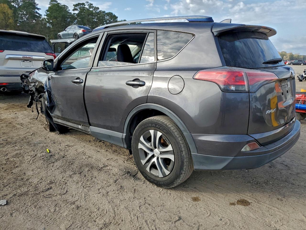 2017 TOYOTA RAV4 LE photo 2