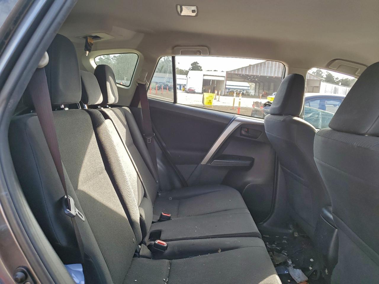 2017 TOYOTA RAV4 LE photo 10