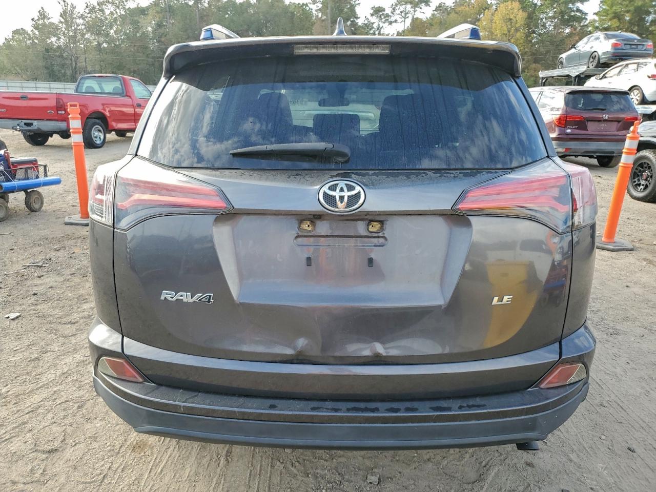 2017 TOYOTA RAV4 LE photo 6