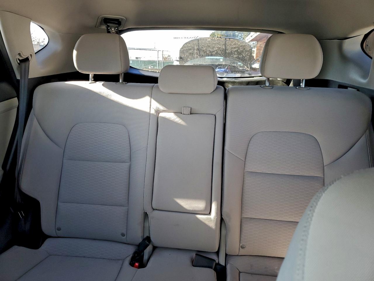 2019 HYUNDAI TUCSON SE photo 19