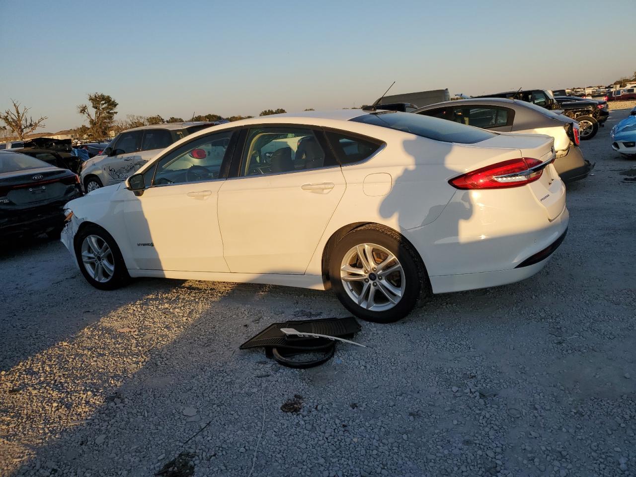 2018 FORD FUSION SE HYBRID photo 2