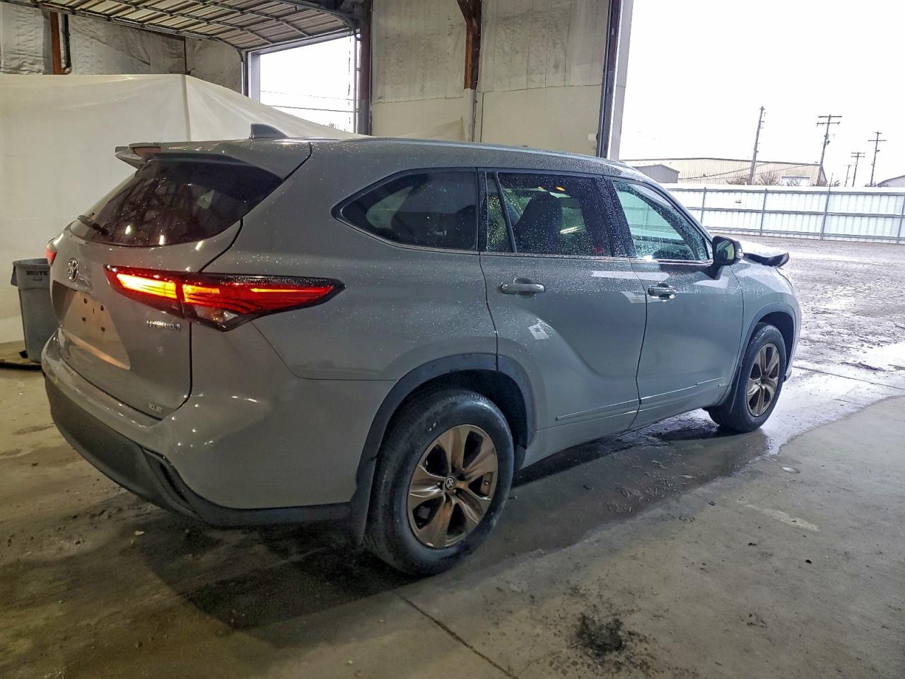 2022 TOYOTA HIGHLANDER HYBRID XLE photo 5