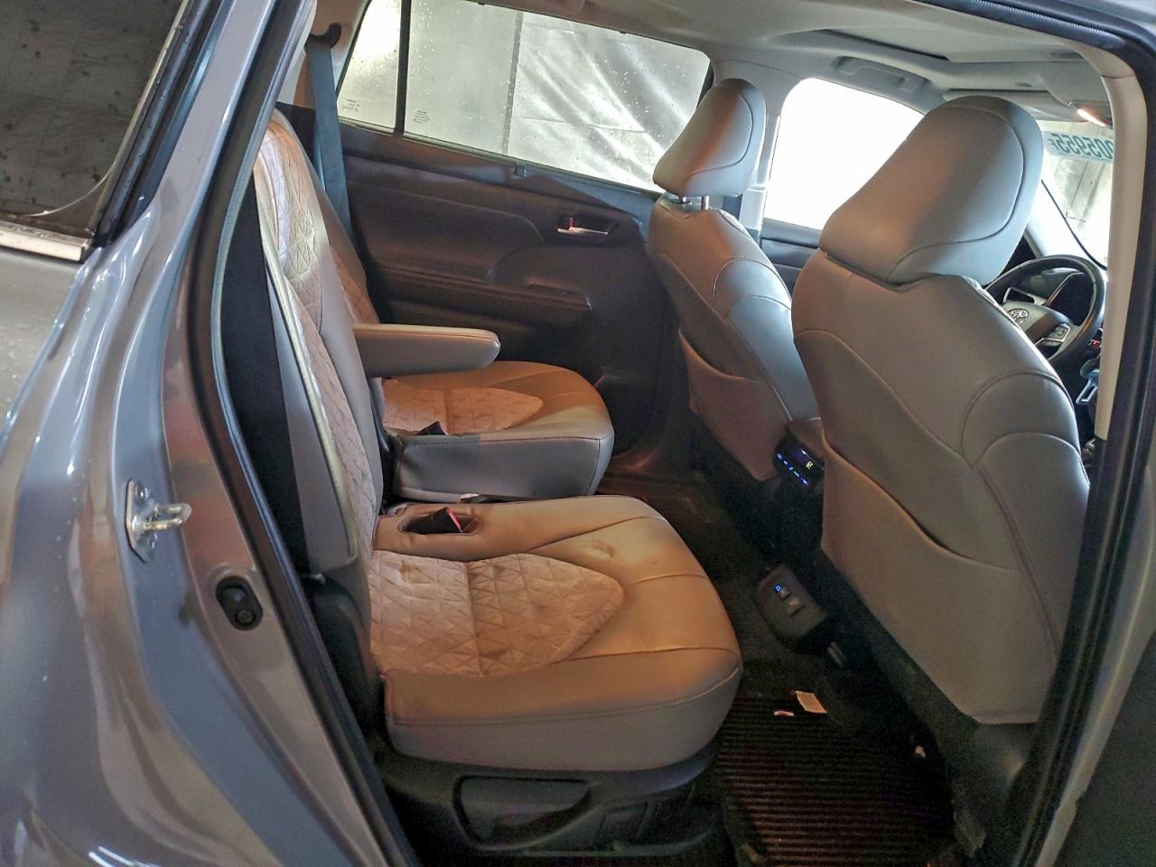 2022 TOYOTA HIGHLANDER HYBRID XLE photo 21