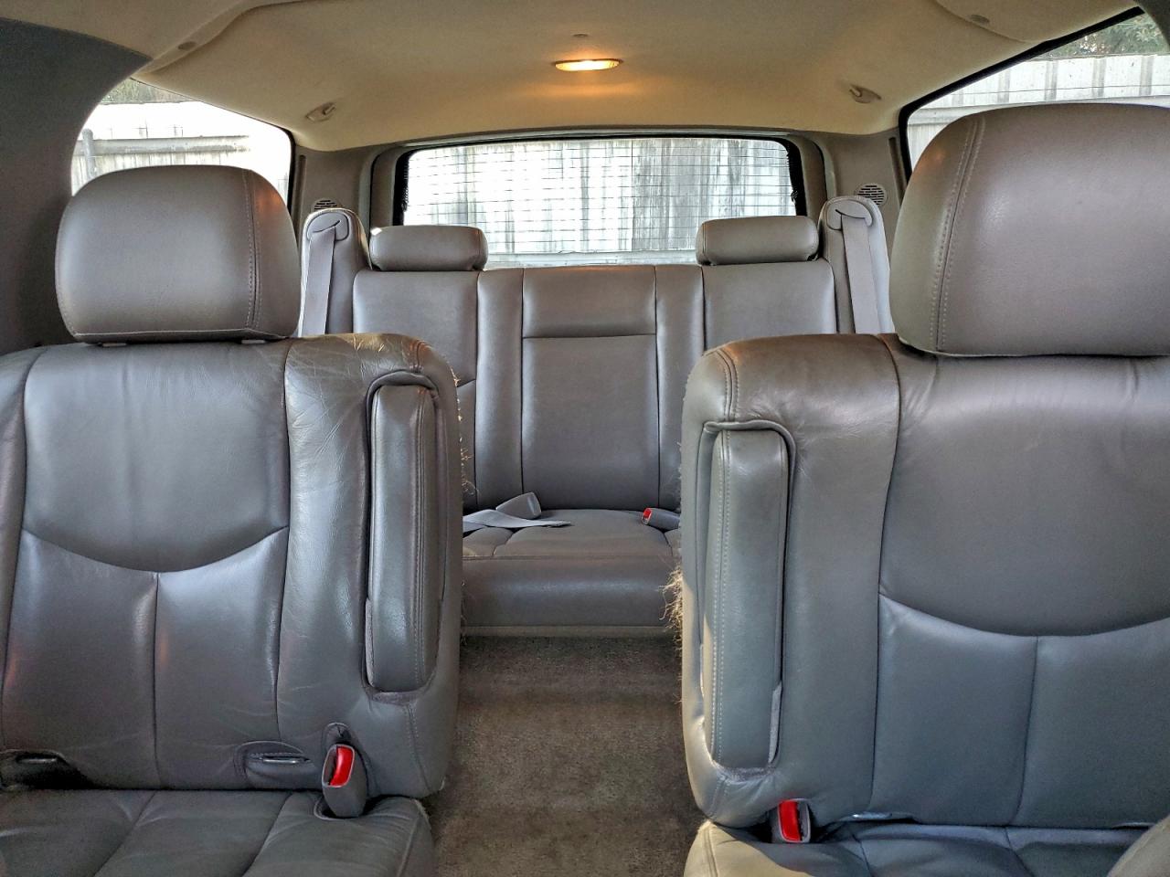 2003 GMC YUKON XL C1500 photo 10