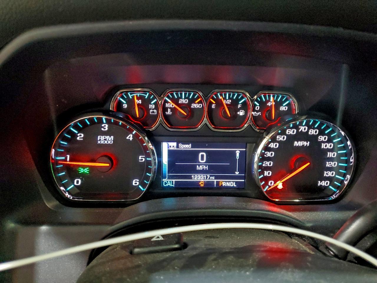 2017 CHEVROLET SILVERADO K1500 LT photo 9